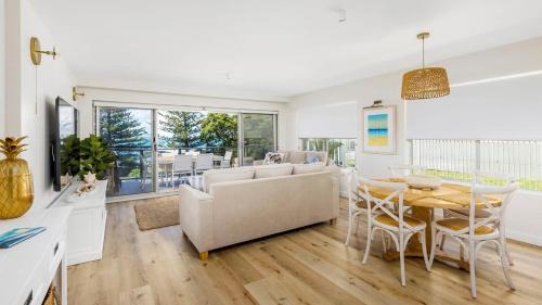 Shoal Bay Apartment | Luxury Escape Sundeck Shoal Bay