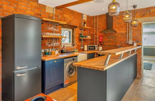 Leeds House | Luxury Escape with Cinema, Pool Table & Darts