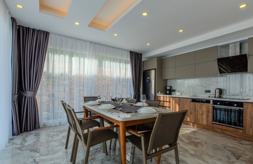 Alanya Villa | Luxury Escape with Stunning Views & Heated Jacuzzi, Alanya Villa 1002