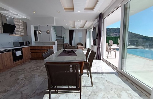Alanya Villa | Luxury Escape with Stunning Views & Heated Jacuzzi, Alanya Villa 1002