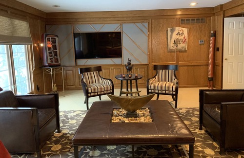 Mequon House | Luxury Estate Home 13 miles to DNC