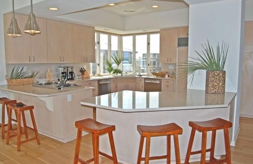 Shell Island House | Luxury Estate on the Ocean -Casa Blanca with Oceanfront HEATED Pool