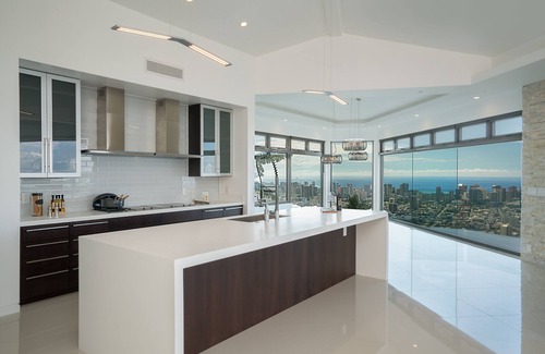 Makiki House | Luxury Estate with Panoramic Honolulu views. Steam room, Sauna, Spa, Heated Pool
