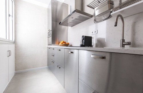 Palos de la Frontera Apartment | Luxury & exclusive apartment Reina Sofia in Atocha Madrid center