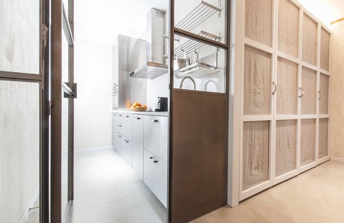Palos de la Frontera Apartment | Luxury & exclusive apartment Reina Sofia in Atocha Madrid center
