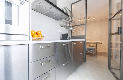 Palos de la Frontera Apartment | Luxury & exclusive apartment Reina Sofia in Atocha Madrid center
