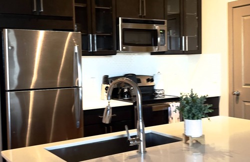 George Bush Park/Eldridge Apartment | Luxury, Exquisite, Tastefully Furnished Space for Couples and Families"