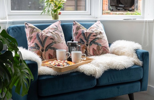 Lea Cottage | luxury fairytale cottage perfect for couplesnn