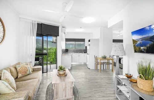 Trinity Beach Apartment | Luxury Family Apartment with Ocean Views