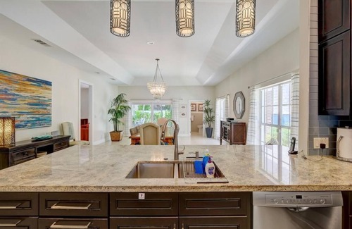 Lauderdale Beach House | Luxury Family Beach house 3 Bedrooms, 7 beds, 400ft from the ocean. 5 ☆
