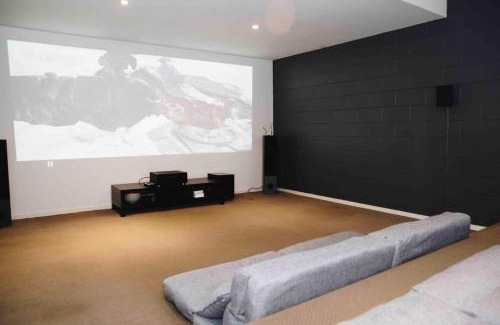 Moffat Beach House | Luxury family escape Steps to Moffat beach