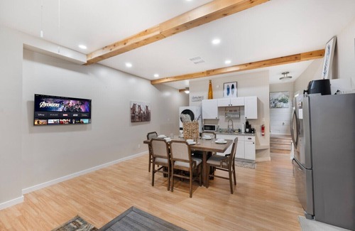 Fort Worth House | Luxury Family Friendly Home | 6 Queen Beds