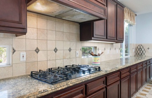 Torrey Highlands House | Luxury Family-Friendly Home in Heart of San Diego.