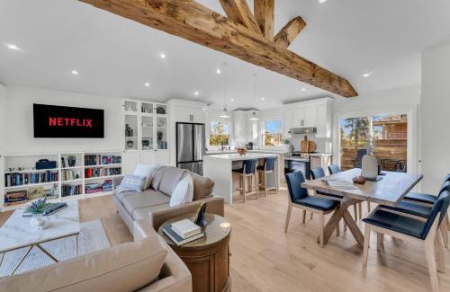 Burlington House | Luxury Family Home in Burlington