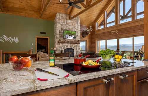Townsend Cabin | Luxury Family Lodge w/Amazing re-Views/Game Room/Hot-tub/Pool/10 min2Cades Cove