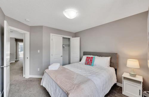 Southeast Edmonton Apartment | Luxury family vacation rental in Laurel Edmonton