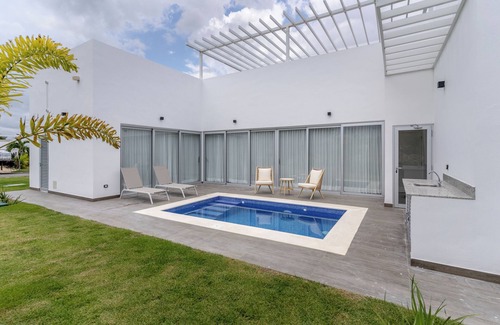 San Pedro de Macoris Villa | Luxury family villa by the beach!