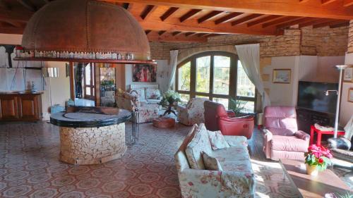Tourdun Villa | Luxury family villa in the heart of Gascony. Large pool & gorgeous view