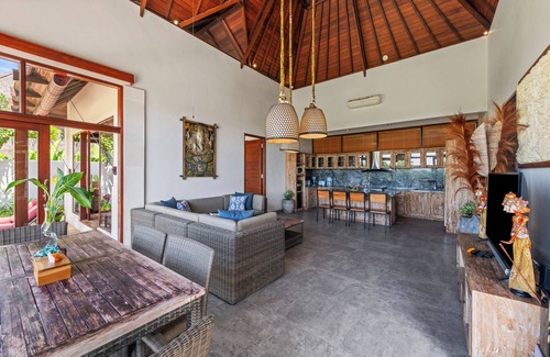 Tegal Mengkeb Villa | Luxury Family Villa Sahaja 2 in Peaceful Paradise