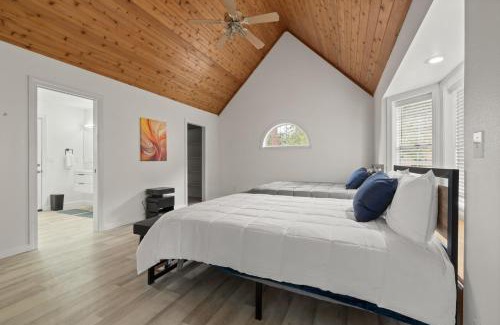 Coarsegold Villa | Luxury Family Villa Sleeps 20