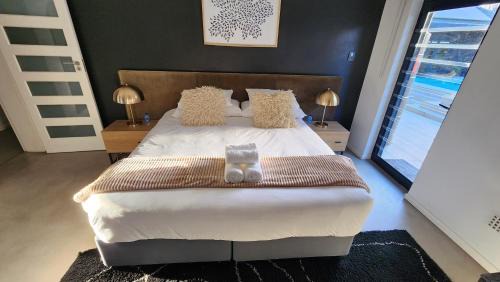 Milnerton Villa | Luxury Family Villa with Pool, Gym & Bonfire Area