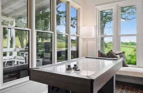 Thompson's Station House | Luxury Farm House with Game room & Outdoor Retreat