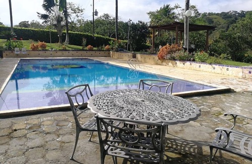 Donmatias House | LUXURY FARM MY EARTH/LAKE, POOL AND RIVER