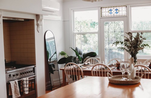 Trawool House | Luxury Farm stay- 4 bed house- 25 acres- 1 hour from Melbourne