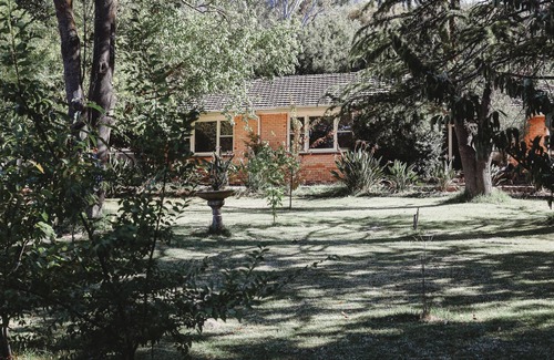 Trawool House | Luxury Farm stay- 4 bed house- 25 acres- 1 hour from Melbourne