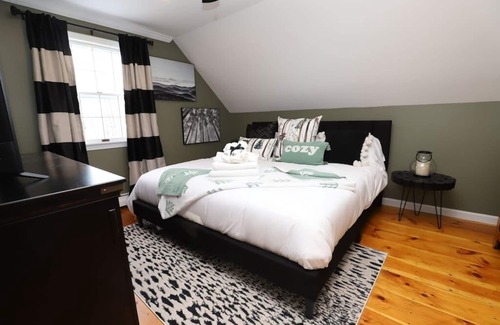 Hancock Other | Luxury Farm Stay at The Lodge at Wolf Pine Hollow