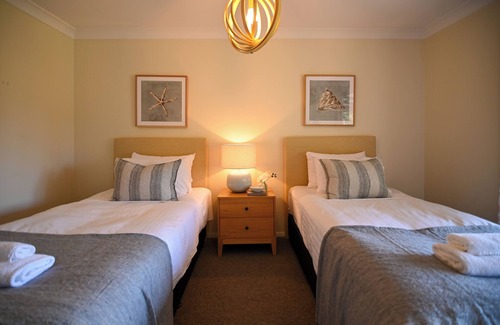 Little Forest Other | Luxury farm stay, near Mollymook sleeps 14. Pet friendly.