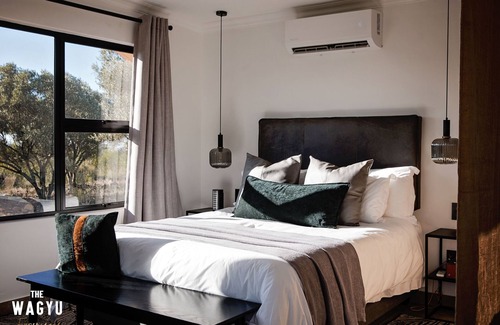Paarl Cabin | Luxury Farm Stay Surrounded by Vineyards, Almonds, Wagyu Cattle & Mountain Views