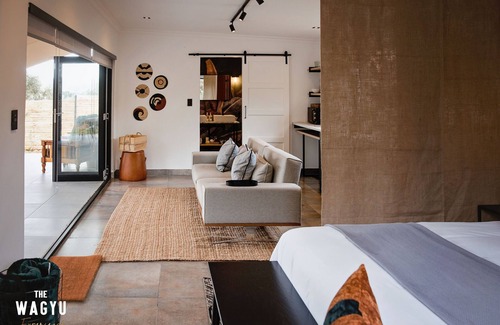 Paarl Cabin | Luxury Farm Stay Surrounded by Vineyards, Almonds, Wagyu Cattle & Mountain Views