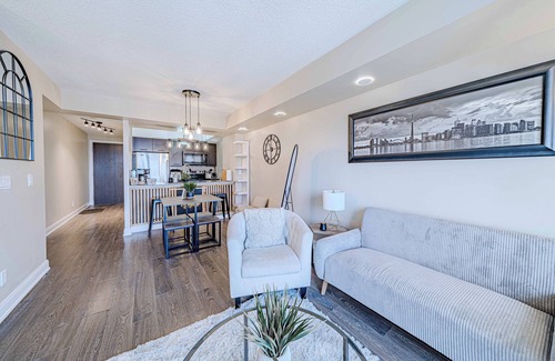 Agincourt Condo | Luxury Farmhouse High-Rise Condo With CN Tower City View, Pool, Hot Tub
