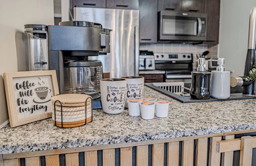 Agincourt Condo | Luxury Farmhouse High-Rise Condo With CN Tower City View, Pool, Hot Tub
