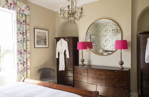 Wressle Other | Luxury Farmhouse:Hot tub/pool table/big garden/fire pit. Central meet up point.