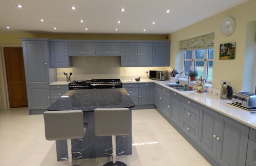 Munslow House | Luxury Farmhouse with Hot Tub, sleeps up to 20 people