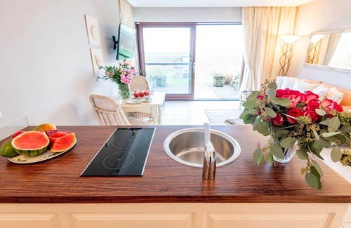 Großmorsum Apartment | Luxury Feskerdam ground floor, center - Luxury Feskerdam