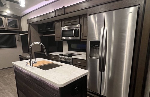 Buchanan House | Luxury Fifth Wheel with a View