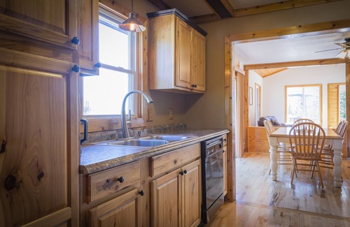 Walker Cabin | Luxury fishing cabin, Best view of the lake with private dock & covered boatslip