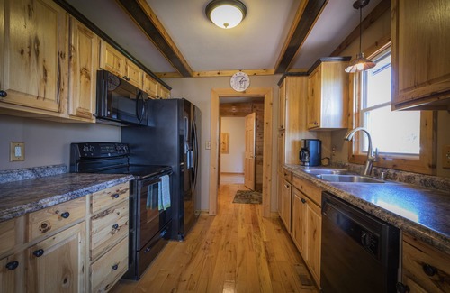 Walker Cabin | Luxury fishing cabin, Best view of the lake with private dock & covered boatslip