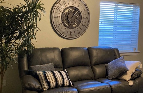 Logan House | Luxury five bedroom townhouse! Great location just off of Main Street!