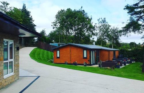 Stanley Apartment | Luxury five star cottage one