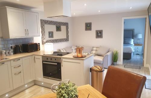 Stanley Apartment | Luxury five star cottage one