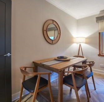 Stirling Apartment | Luxury Flat - 2 Bedroom Apartment on Baker Street, Stirling