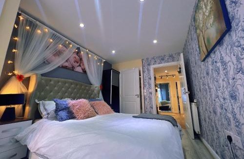 Tower Hamlets Apartment | Luxury flat 4BR in Canary Wharf