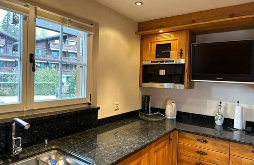 Zweisimmen Nr Gstaad Apartment | Luxury Flat Close to Park Hotel in Gstaad