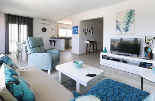Salir do Porto Apartment | Luxury flat, heated pool, 5mn walk to the beach