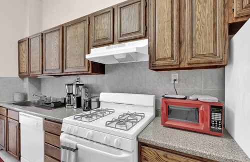 Gayborhood Apartment | Luxury Flat in Center City