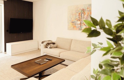 Madliena Apartment | Luxury flat near shopping & swimming